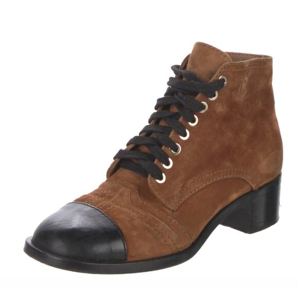 Chanel 2018 Interlocking CC Logo Lace-Up Boots - Picture 1 of 5